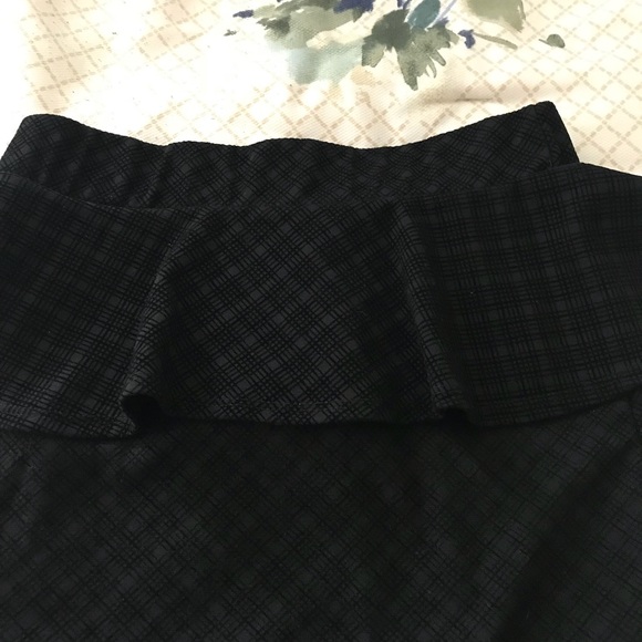 Cute black pencil skirt ⭐️ - Picture 5 of 5